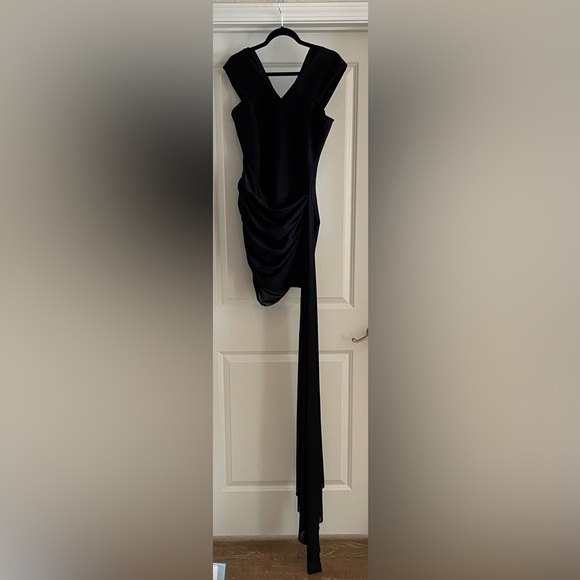 Elliatt Rochelle Dress in Black (Women’s M) - Picture 4 of 11